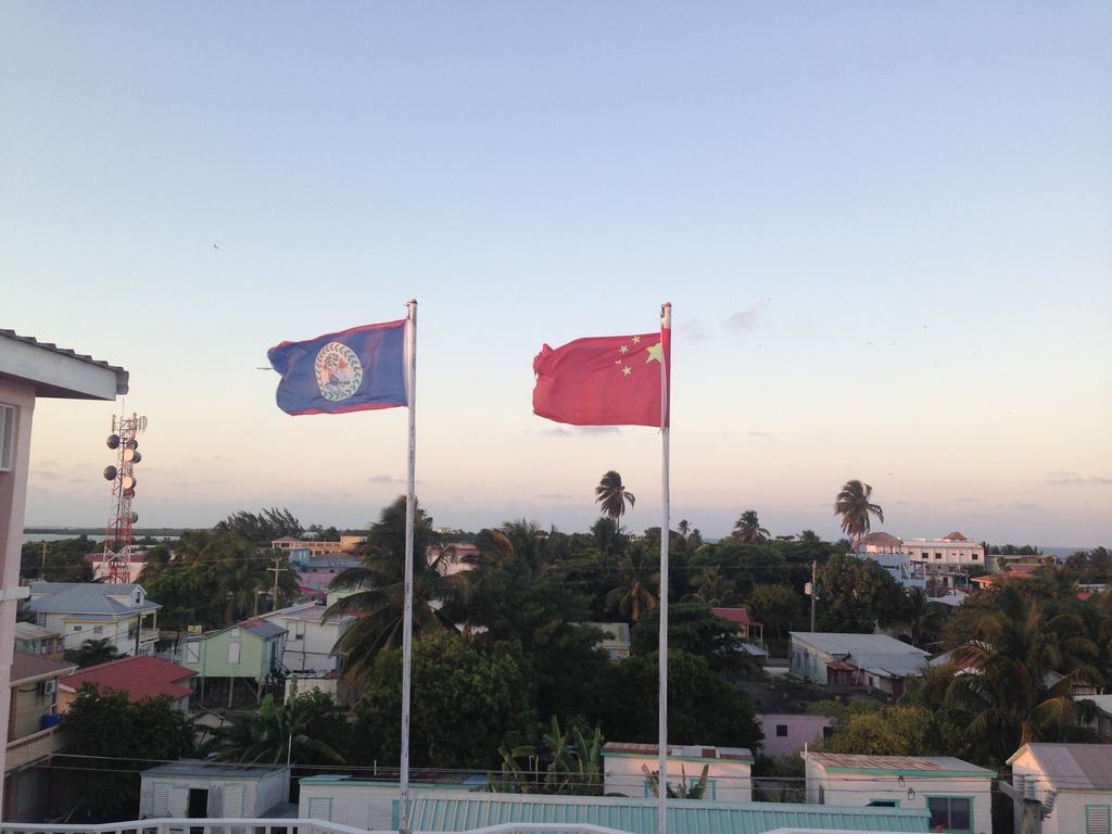 China Town Hotel Caye Caulker Esterno foto