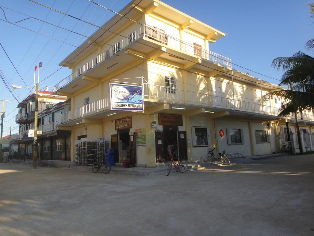 China Town Hotel Caye Caulker Esterno foto