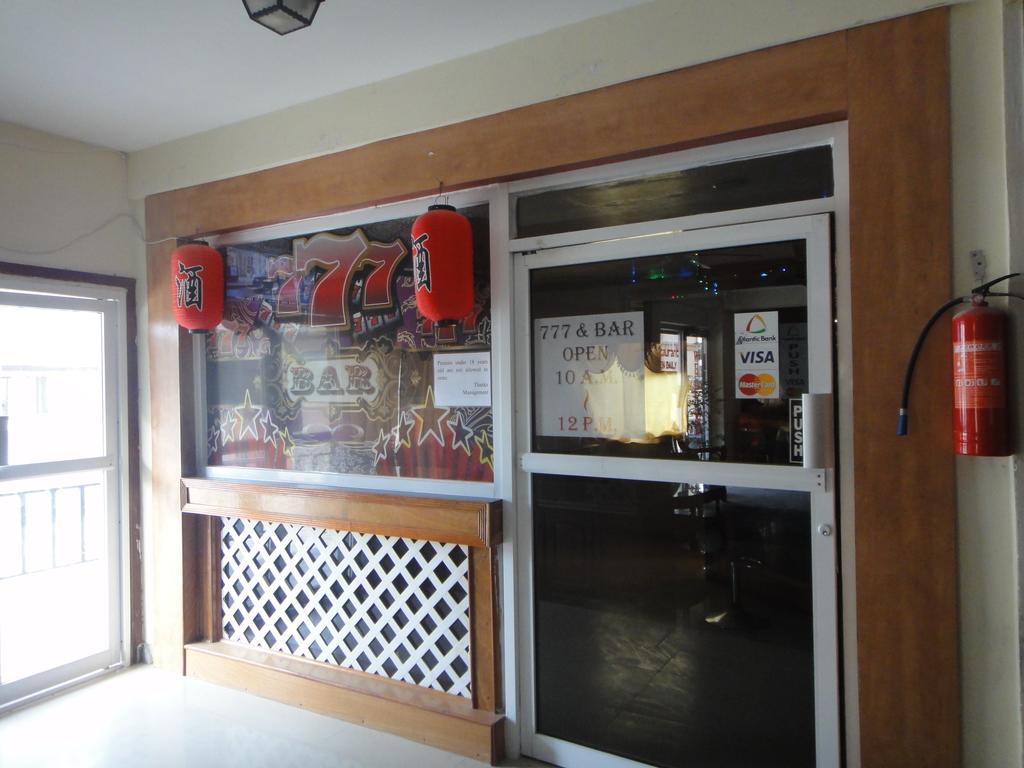 China Town Hotel Caye Caulker Esterno foto
