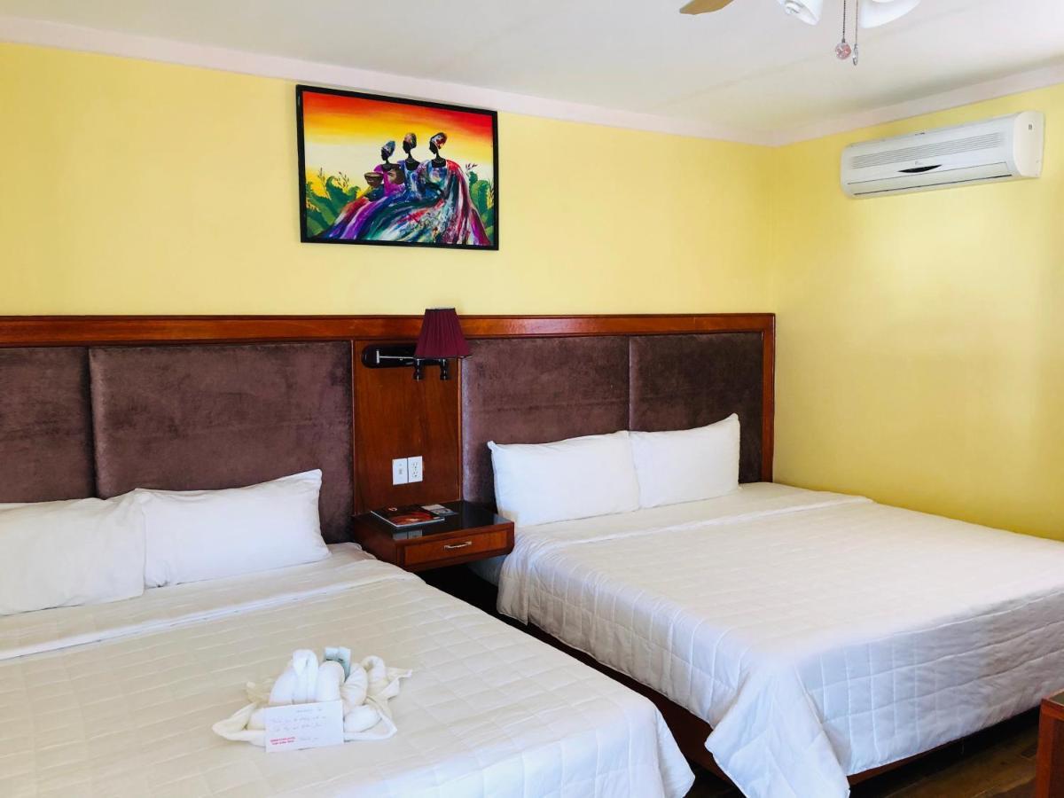 China Town Hotel Caye Caulker Esterno foto